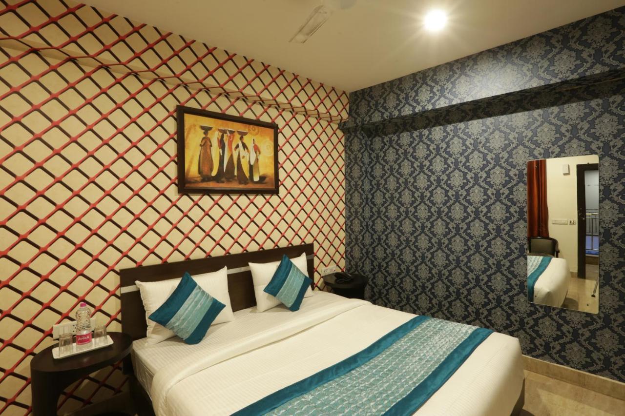Hotel Emerald Suites At Airport New Delhi Exterior photo