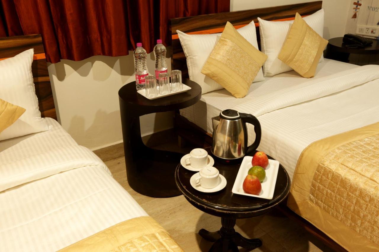 Hotel Emerald Suites At Airport New Delhi Exterior photo