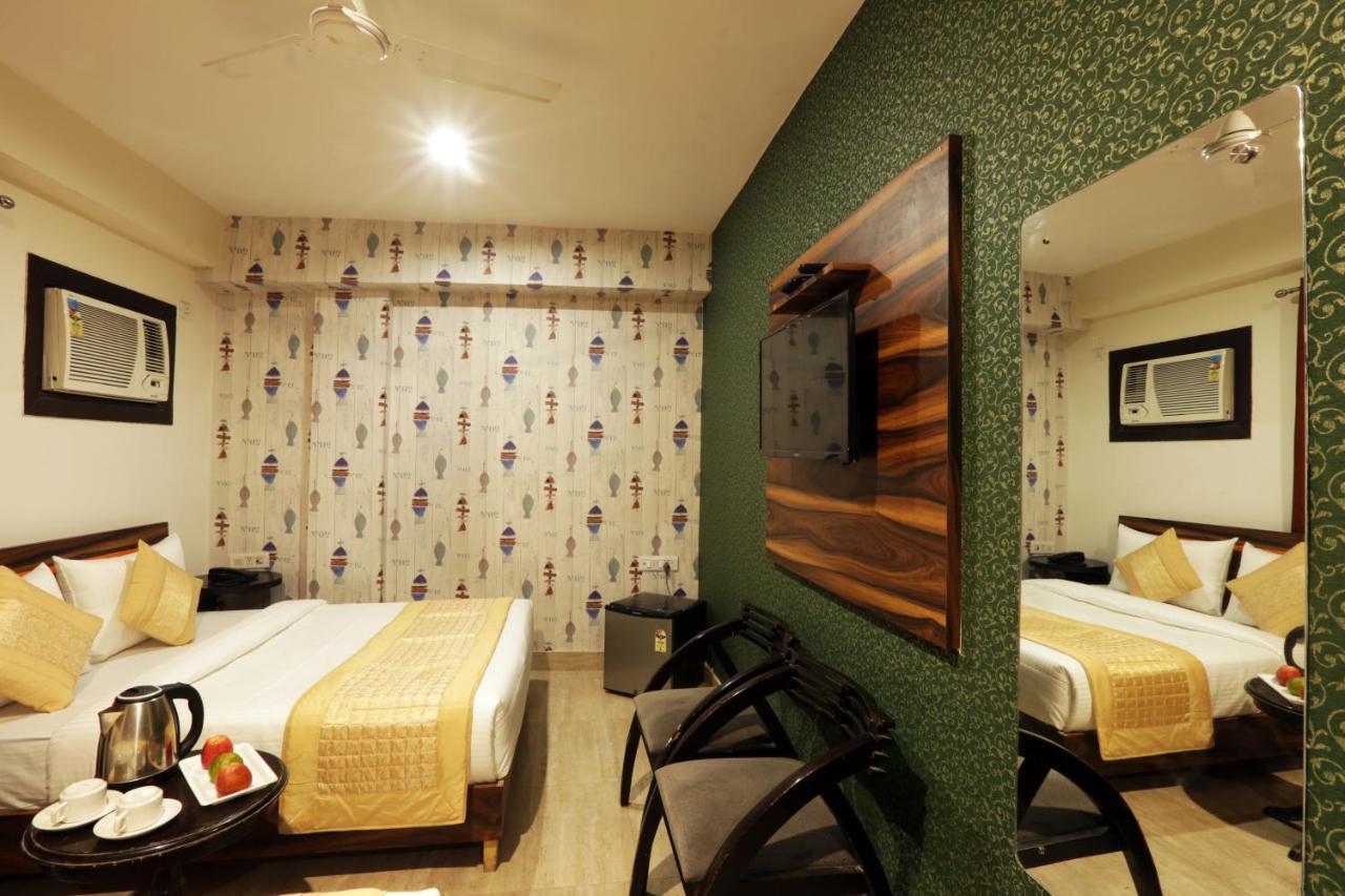 Hotel Emerald Suites At Airport New Delhi Exterior photo