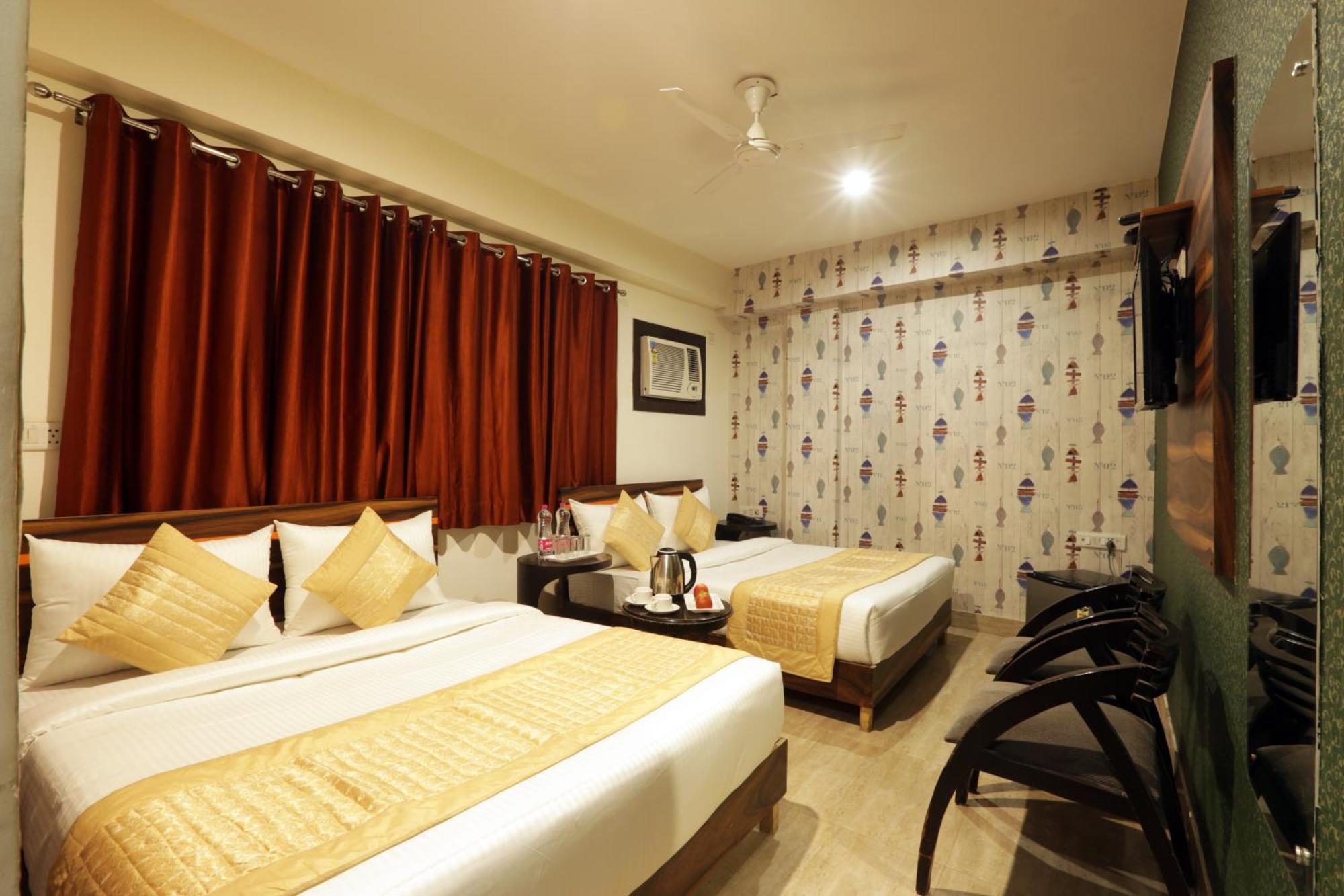 Hotel Emerald Suites At Airport New Delhi Exterior photo