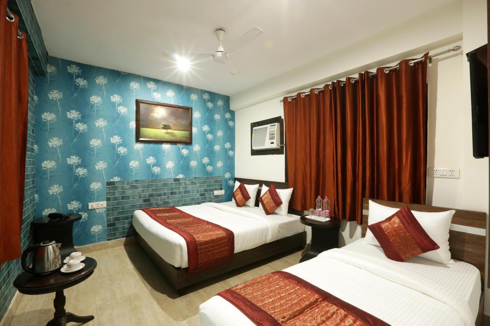 Hotel Emerald Suites At Airport New Delhi Exterior photo
